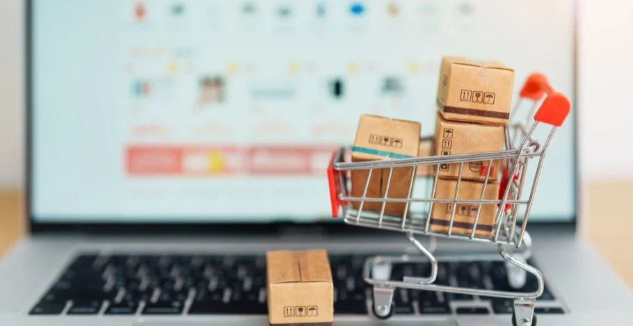 Jak optymalizować feed produktowy w Google Ads?