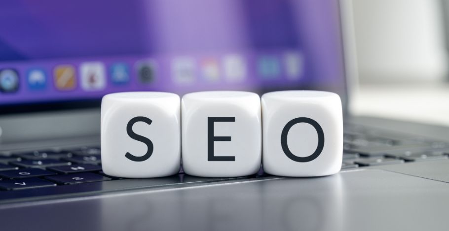 Jak pisać teksty pod SEO w 2026? Praktyczne porady