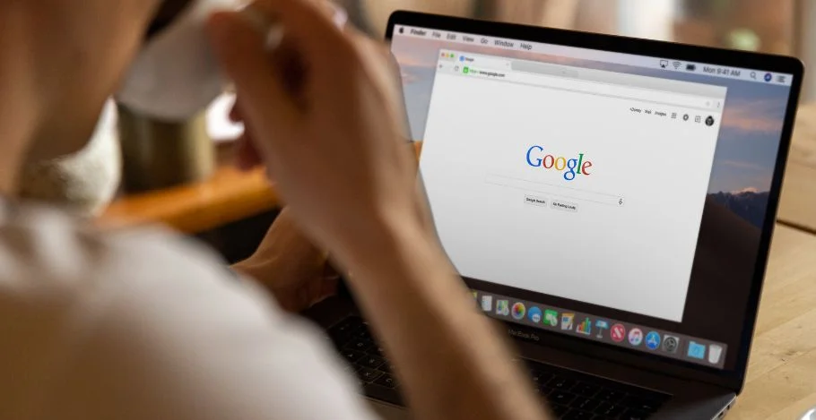 Historia wyszukiwania Google – co to i jak tym zarządzać?