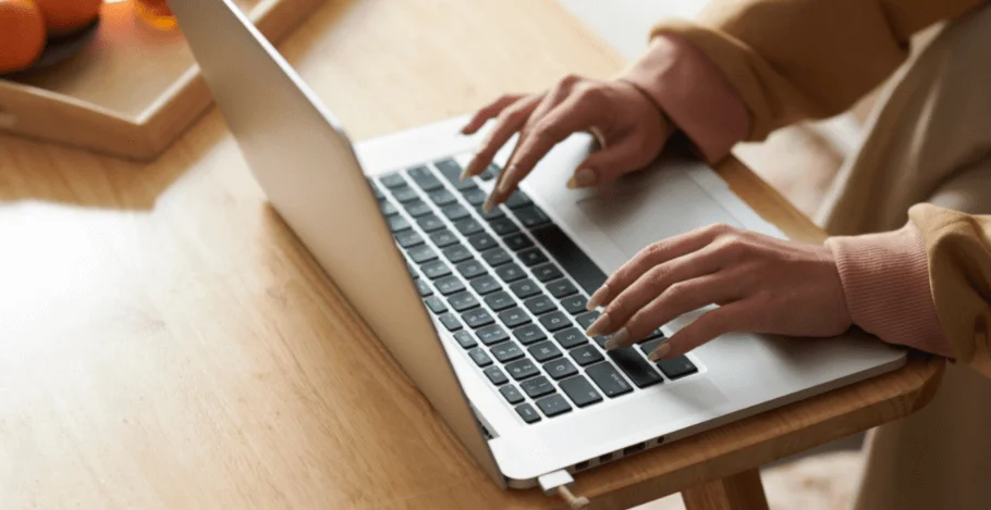 Jak pozyskiwać klientów przez Internet? Poznaj sprawdzone metody!