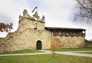 nowy-sacz-atrakcje-ruiny-zamku-zdjecie