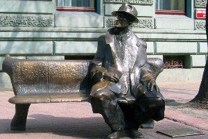lodz-atrakcja-laweczka-tuwima
